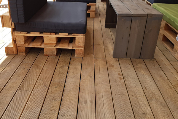 Terasová prkna a dlaždice