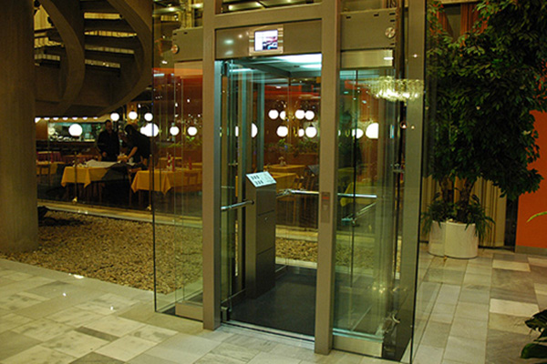 Speciální výroba výtahů