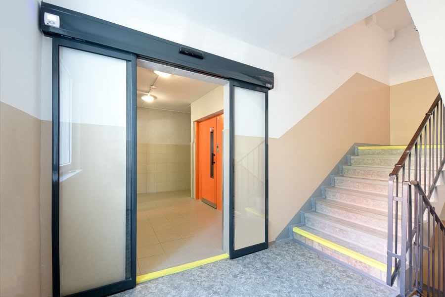 Automatické dveře pro bytové domy